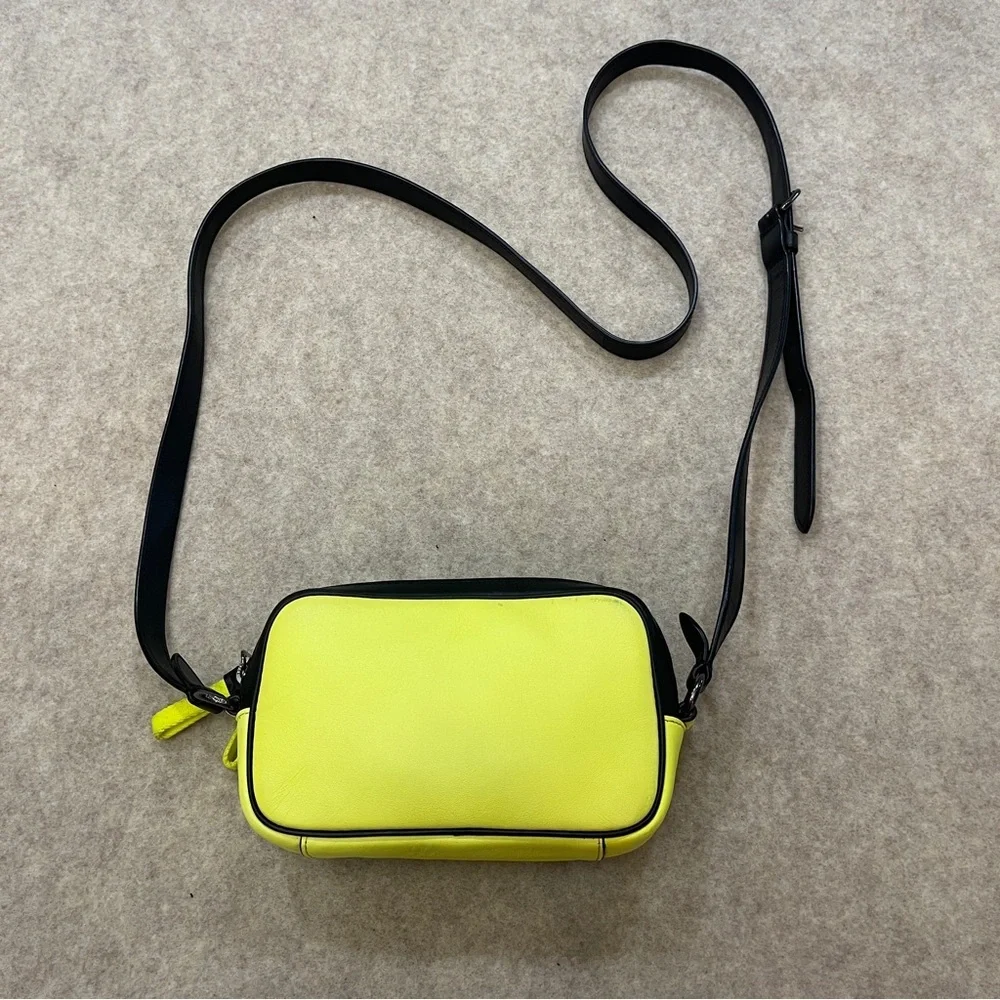 Coach mini edge